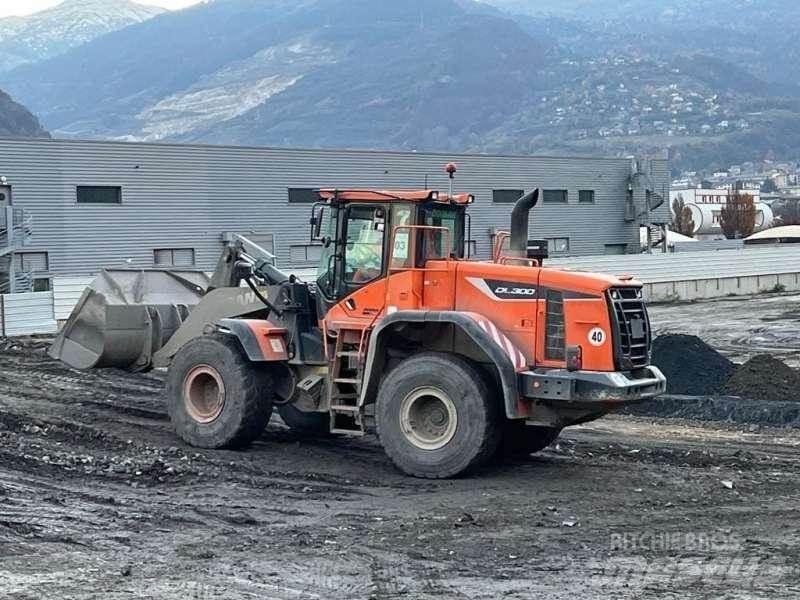 Doosan DL300  휠로우더