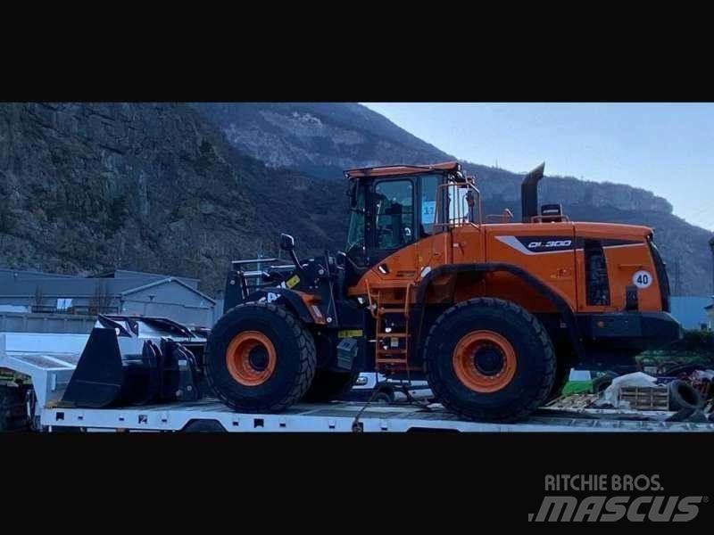 Doosan DL300  휠로우더