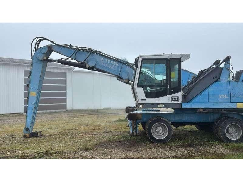 Fuchs MHL320 폐기물/산업 처리기