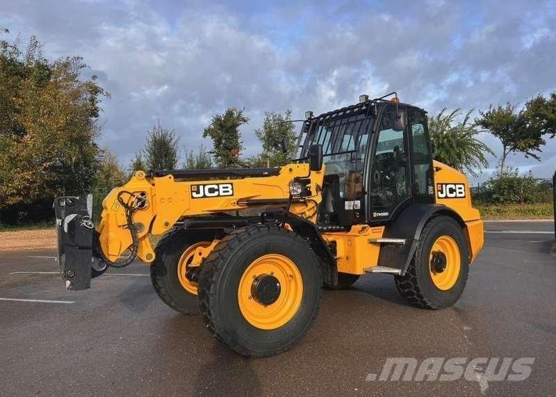 JCB TM320 텔러 핸들러