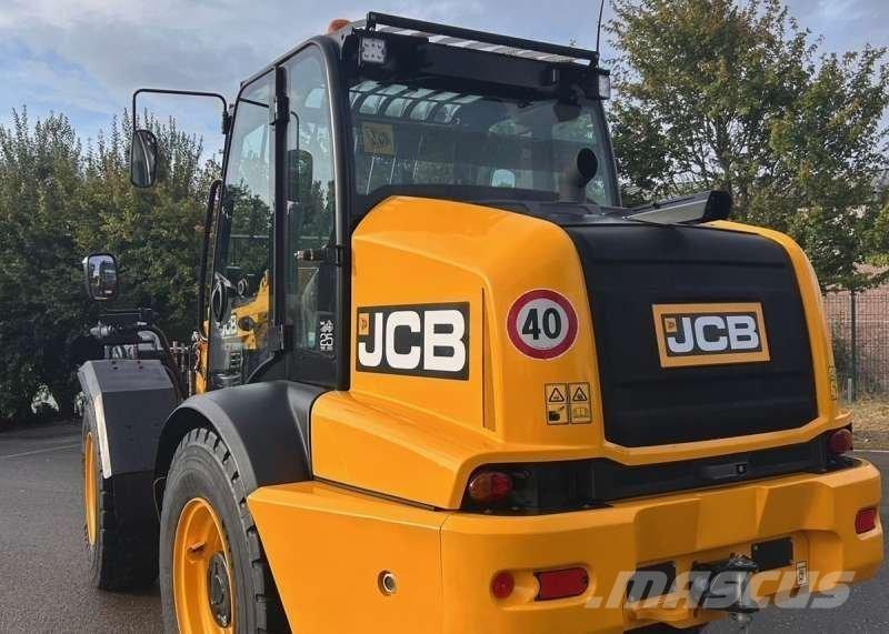 JCB TM320 텔러 핸들러
