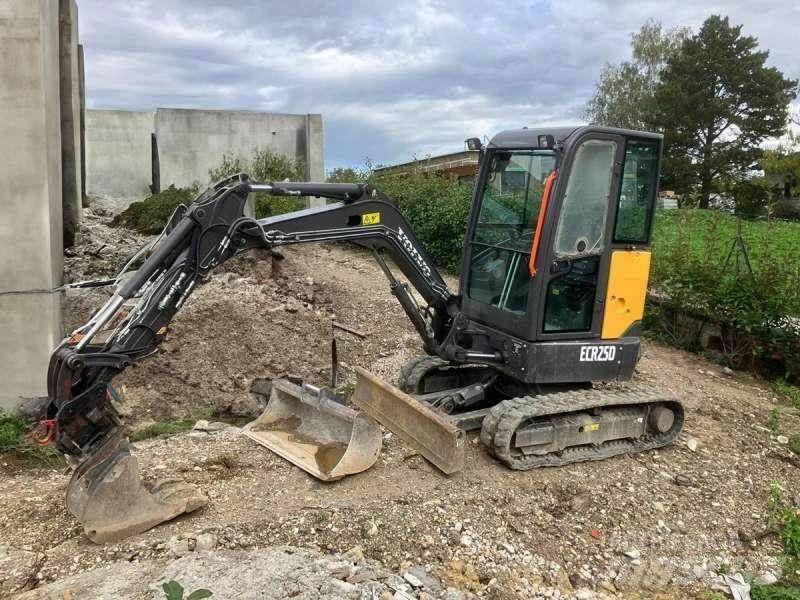Volvo ECR25D 소형 굴삭기 7톤 미만