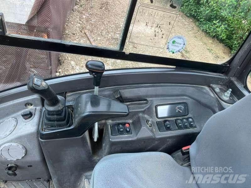 Volvo ECR25D 소형 굴삭기 7톤 미만