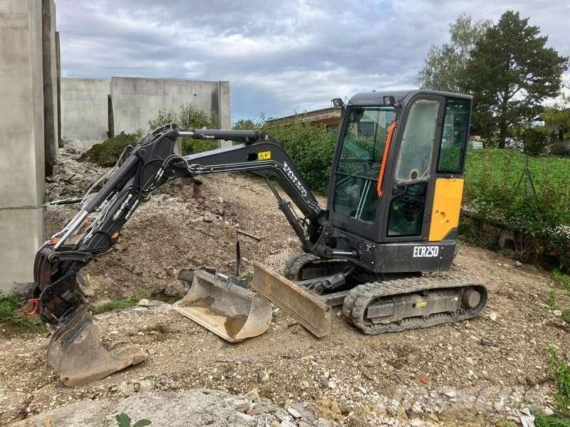 Volvo ECR25D 소형 굴삭기 7톤 미만