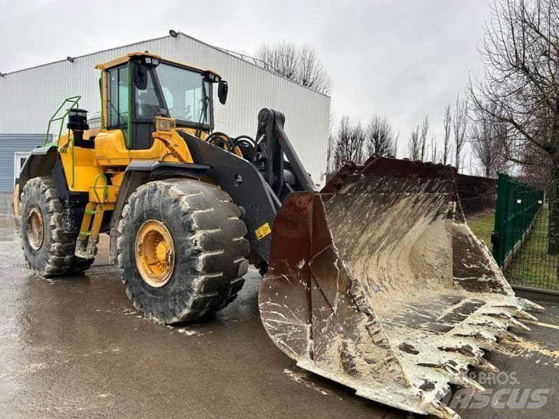 Volvo L220H  휠로우더