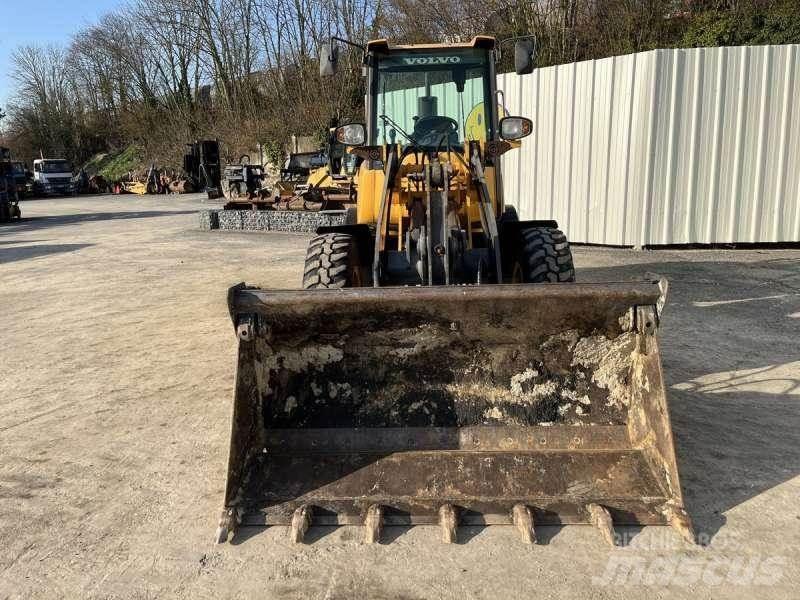 Volvo L28F 미니 로더