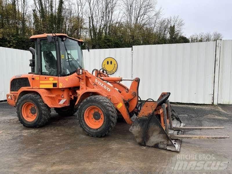 Volvo L30G  휠로우더