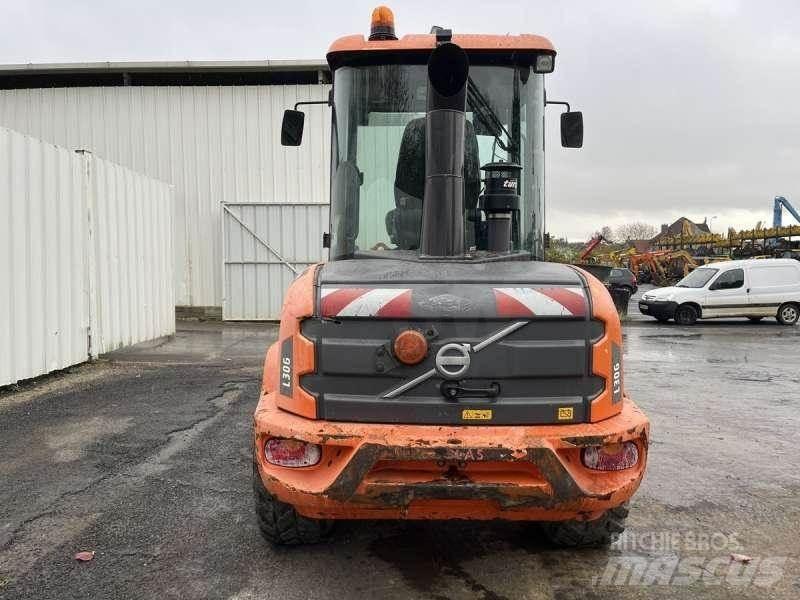 Volvo L30G  휠로우더