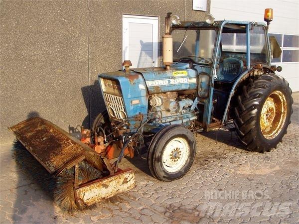 Ford 2000 트랙터