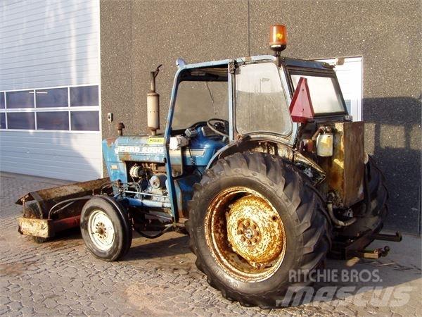 Ford 2000 트랙터