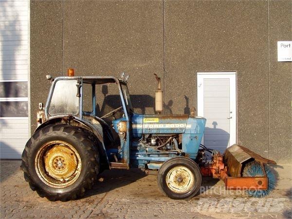 Ford 2000 트랙터