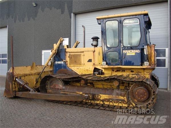 Hanomag D680E 크롤러 도저