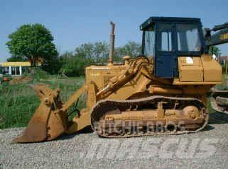 Komatsu D53S 궤도식 로우더