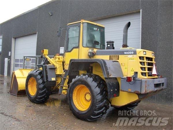 Komatsu WA320  휠로우더