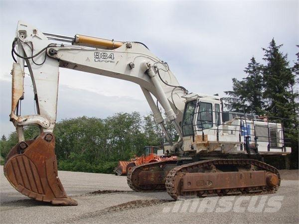 Liebherr 984C HD 대형 굴삭기 29톤 이상
