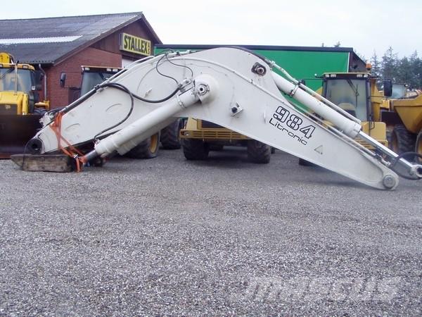 Liebherr 984C HD 대형 굴삭기 29톤 이상