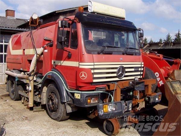 Mercedes-Benz 1824 기타 트럭