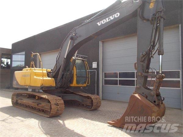 Volvo EC210LC 대형 굴삭기 29톤 이상