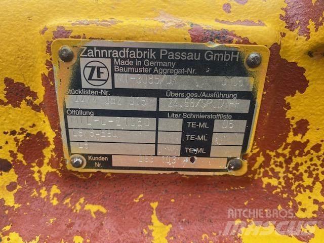 CASE 821 c axles 차축