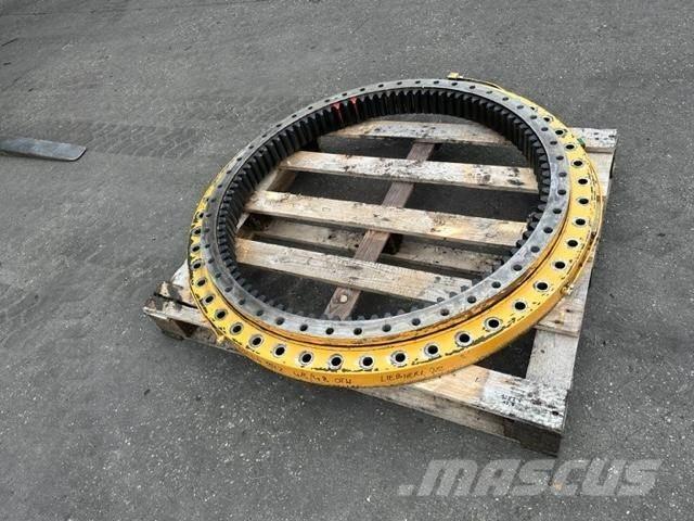 Liebherr A 922 섀시 및 서스펜션