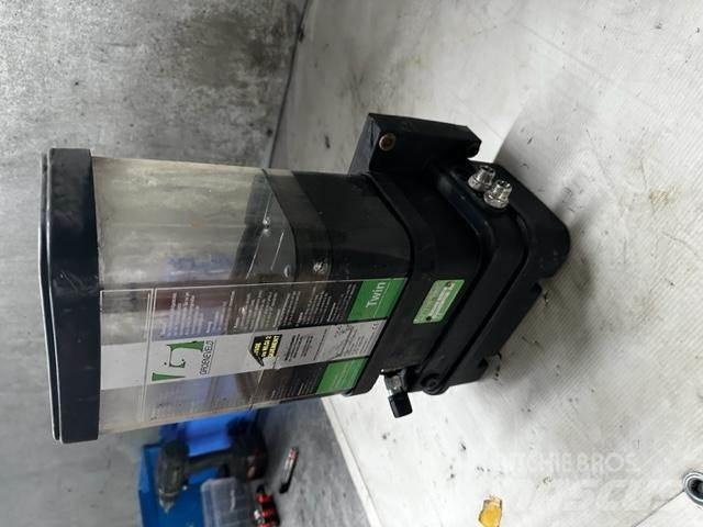 Liebherr L 566 캐빈 및 인테리어