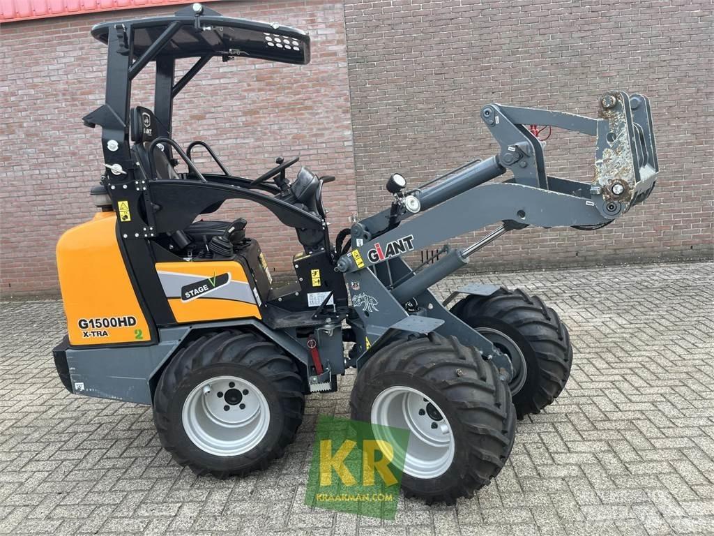 GiANT G1500 프론트 로더 및 굴착기