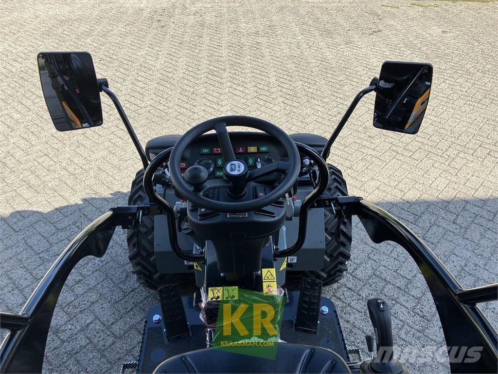 GiANT G1500 Xtra 프론트 로더 및 굴착기