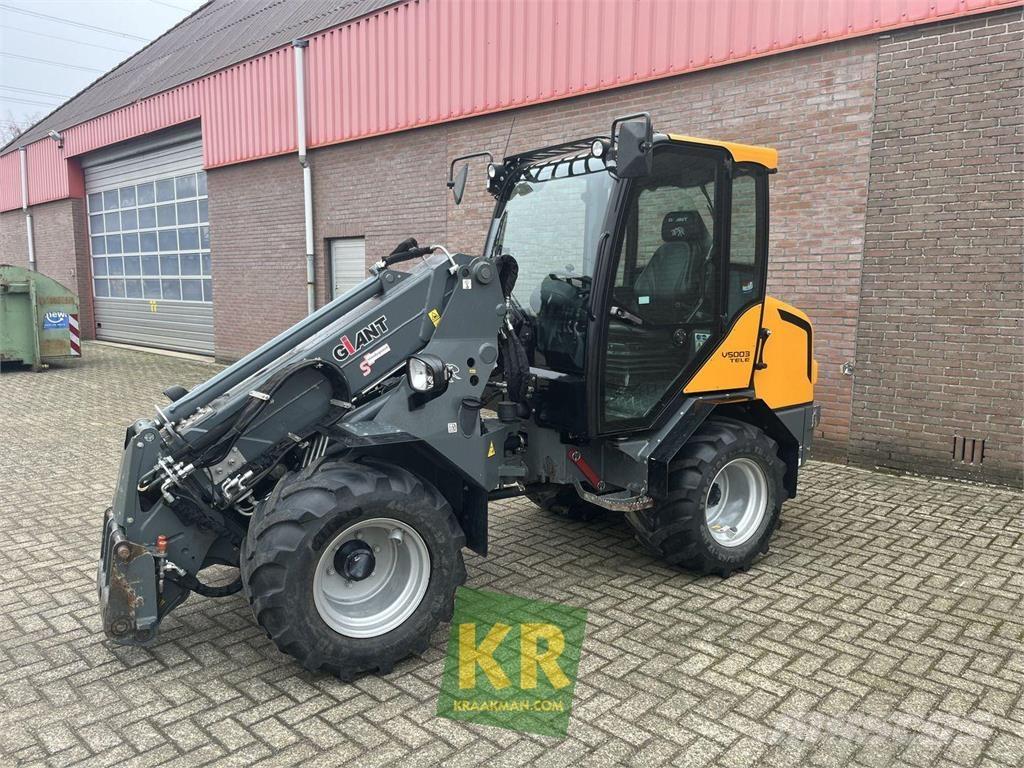 GiANT V5003 프론트 로더 및 굴착기