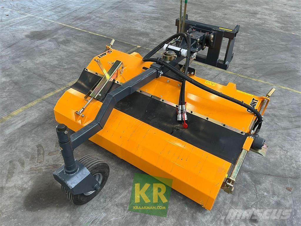 GiANT Veegmachine 도로 청소차