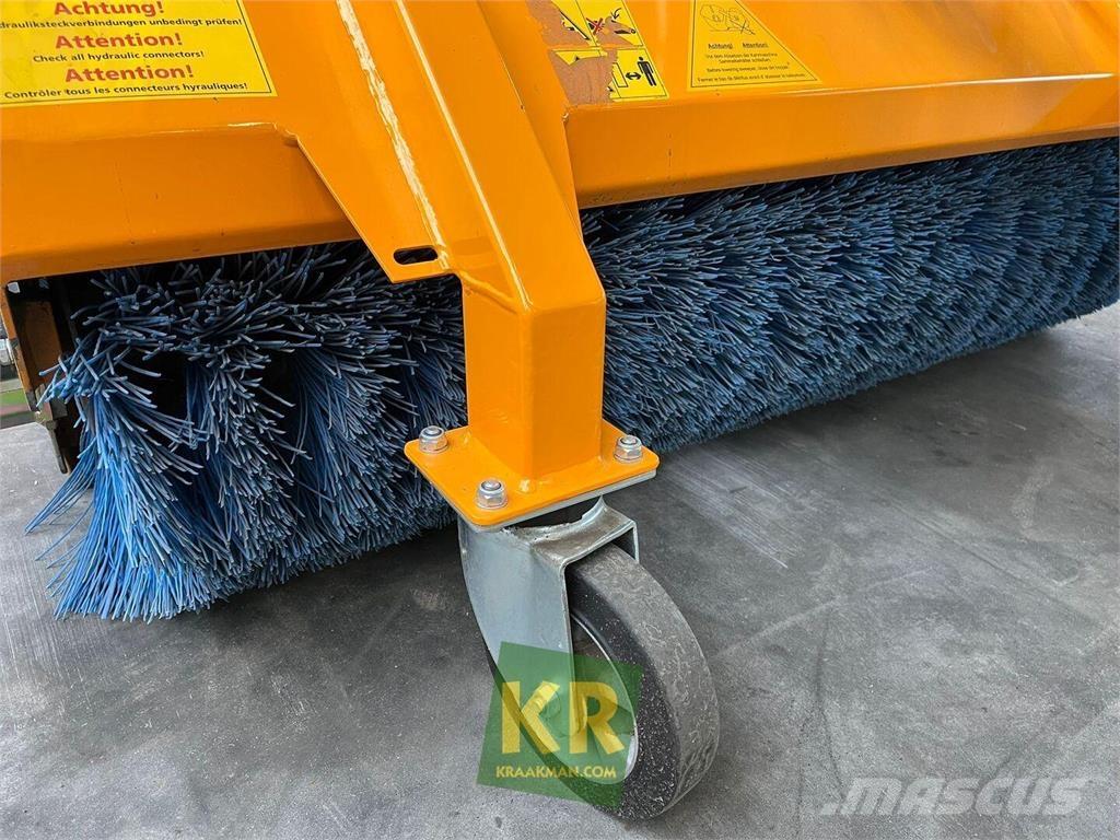 GiANT Veegmachine 도로 청소차