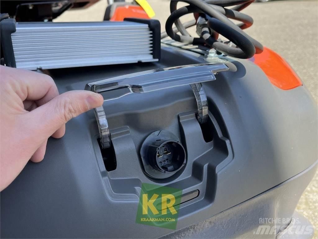 Husqvarna R200iX 탑승형 잔디깎기