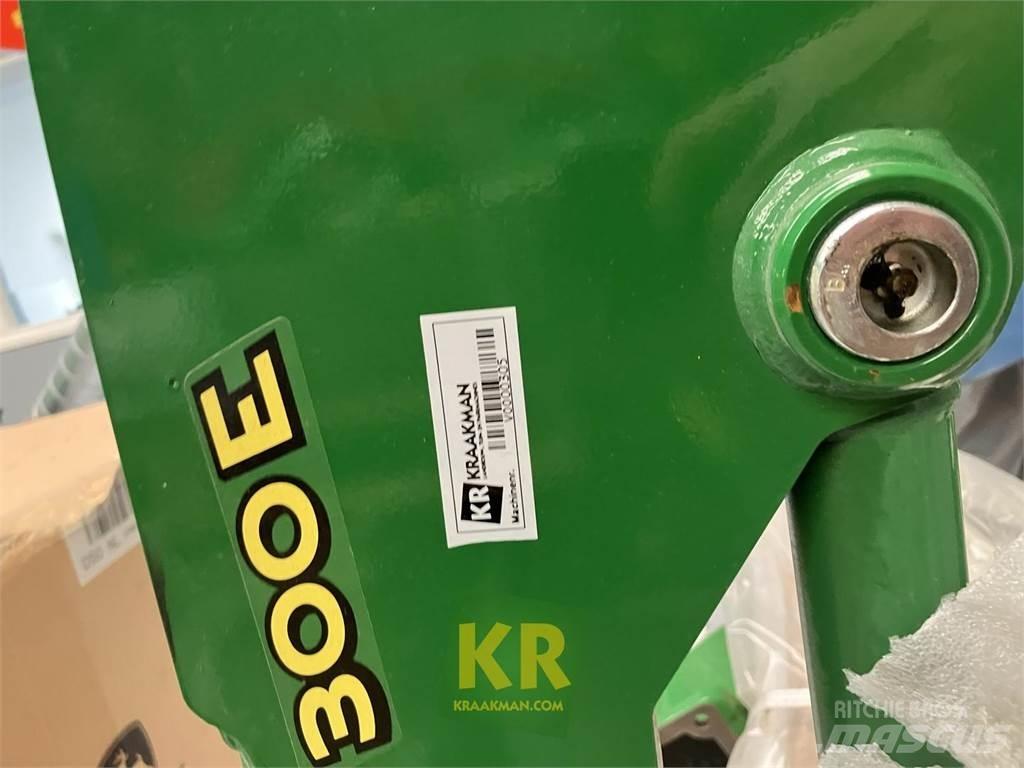 John Deere 300E 프론트 로더 및 굴착기