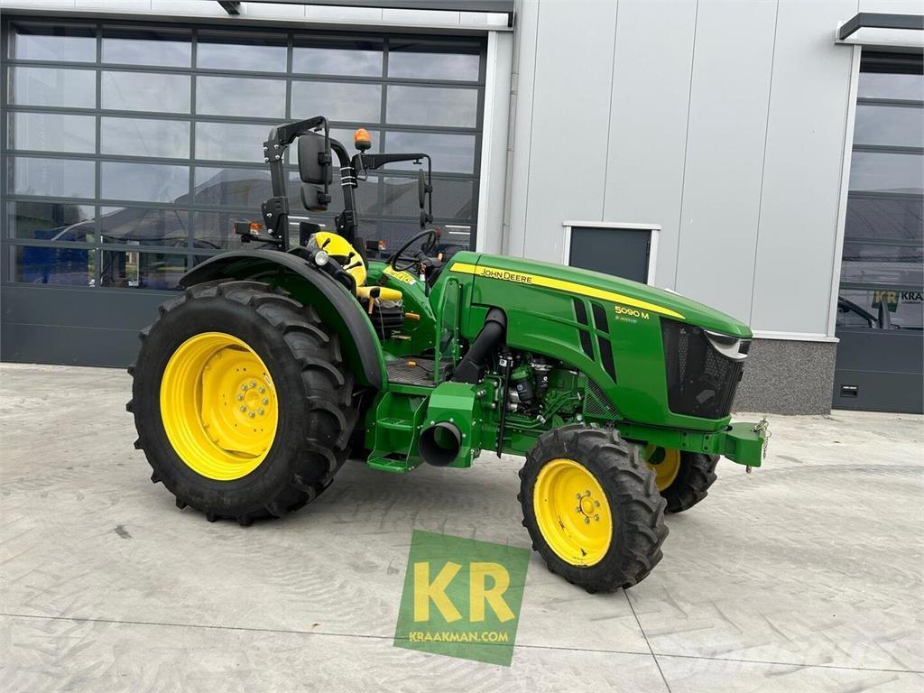 John Deere 5090M 트랙터