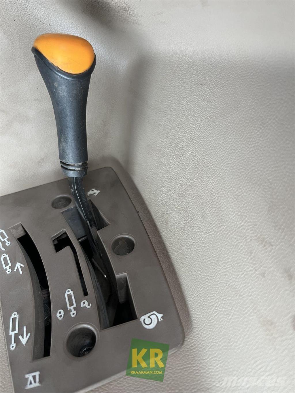 John Deere 6115R 트랙터