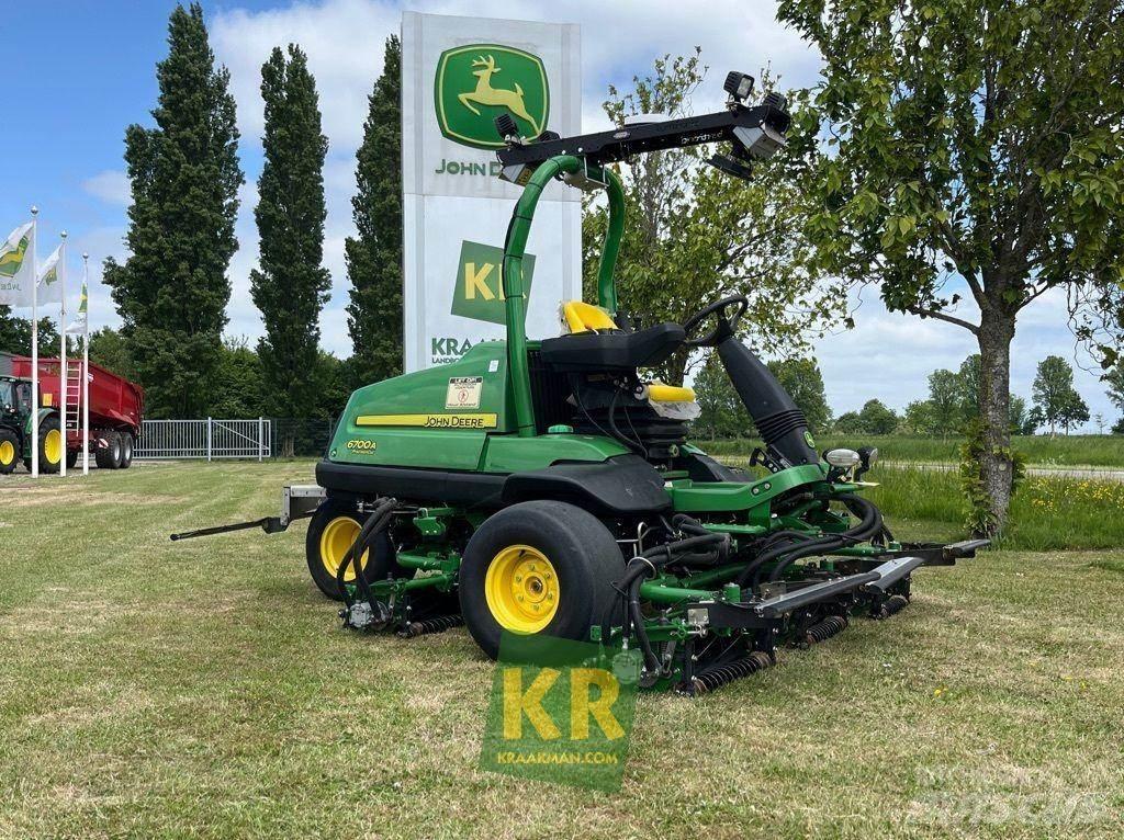 John Deere 6700A 잔디깎기