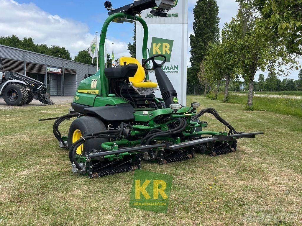 John Deere 6700A 잔디깎기