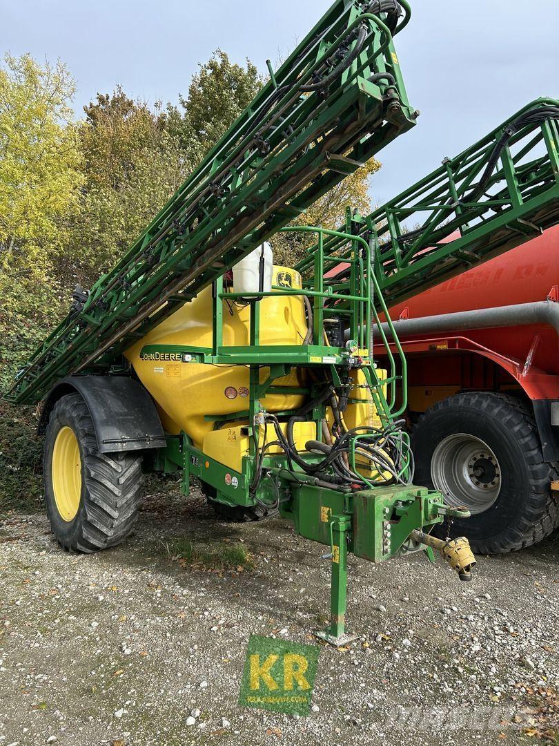 John Deere 840 자주 동력 분무기