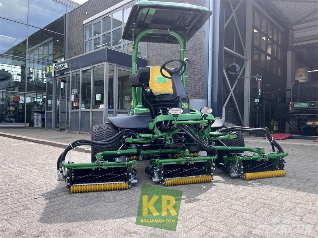 John Deere 8700A 잔디깎기