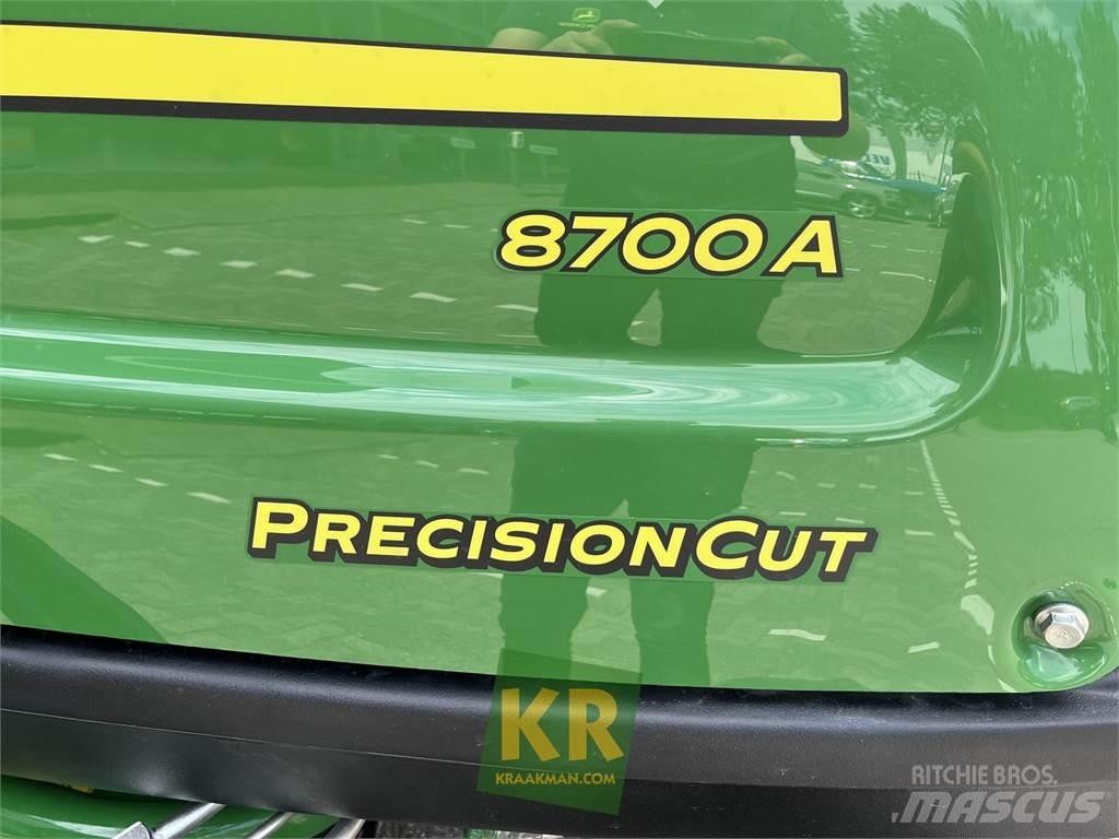 John Deere 8700A 잔디깎기