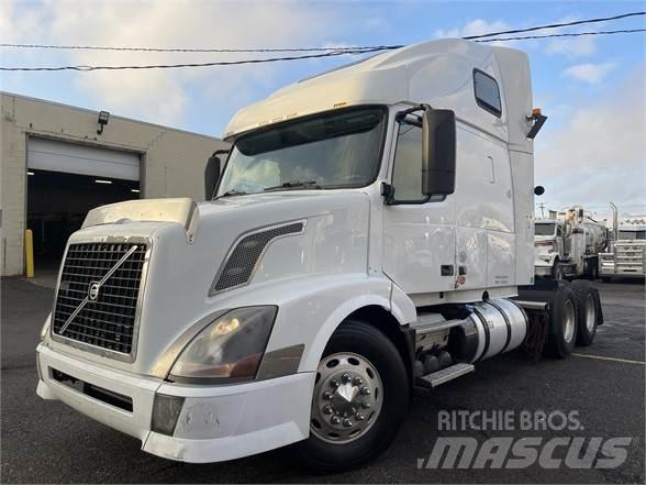 Volvo VNL64T670 트랙터 유닛