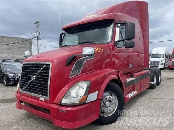 Volvo VNL64T730 트랙터 유닛