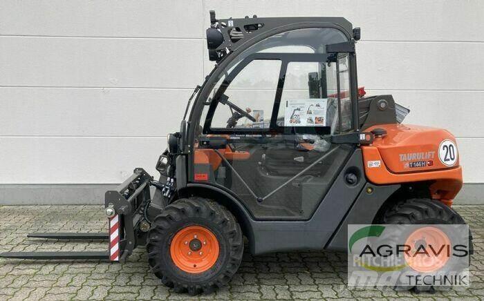 Ausa T144H 농업용 텔레 핸들러