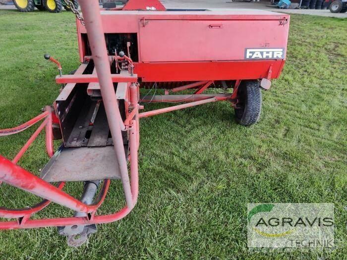 Deutz-Fahr HD 400 각형 곤포기
