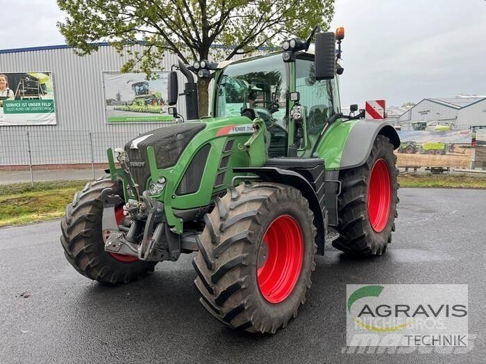 Fendt 714 VARIO S4 트랙터