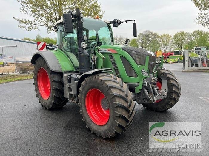 Fendt 714 VARIO S4 트랙터