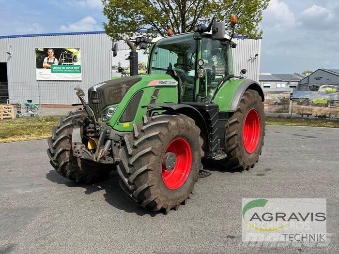 Fendt 724 VARIO S4 트랙터
