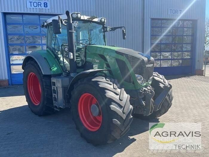 Fendt 824 VARIO SCR 트랙터
