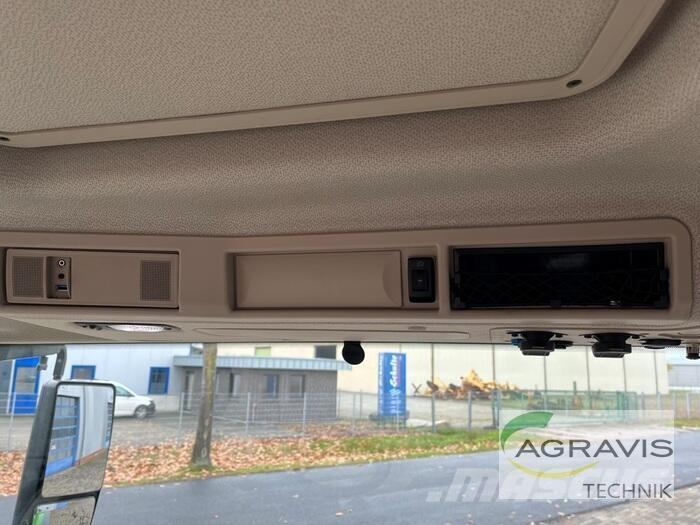 Fendt 942 VARIO GEN-7 트랙터