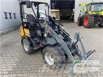GiANT G2200E  휠로우더