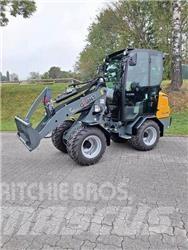 GiANT G2300 HD  휠로우더